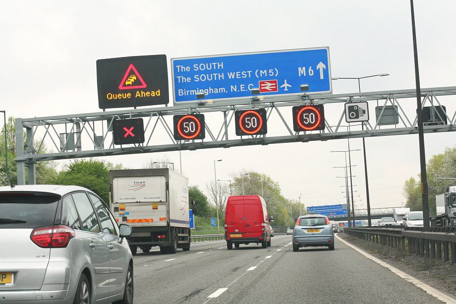 How to Use Smart Motorways 4 Features Drivers Should Know